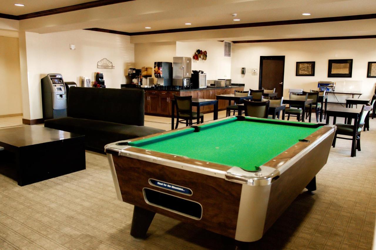 Black Gold Suites Stanley ภายนอก รูปภาพ